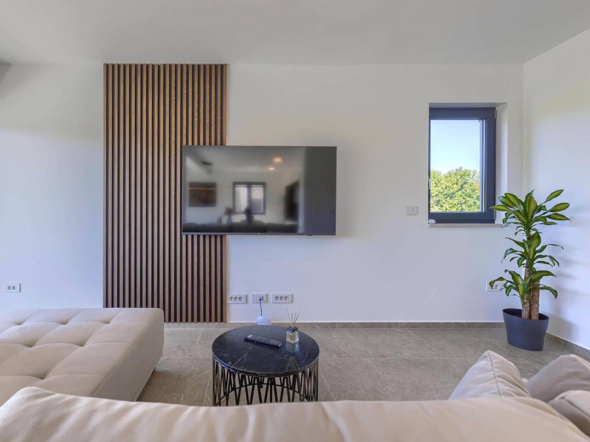 Sandro By Interhome *