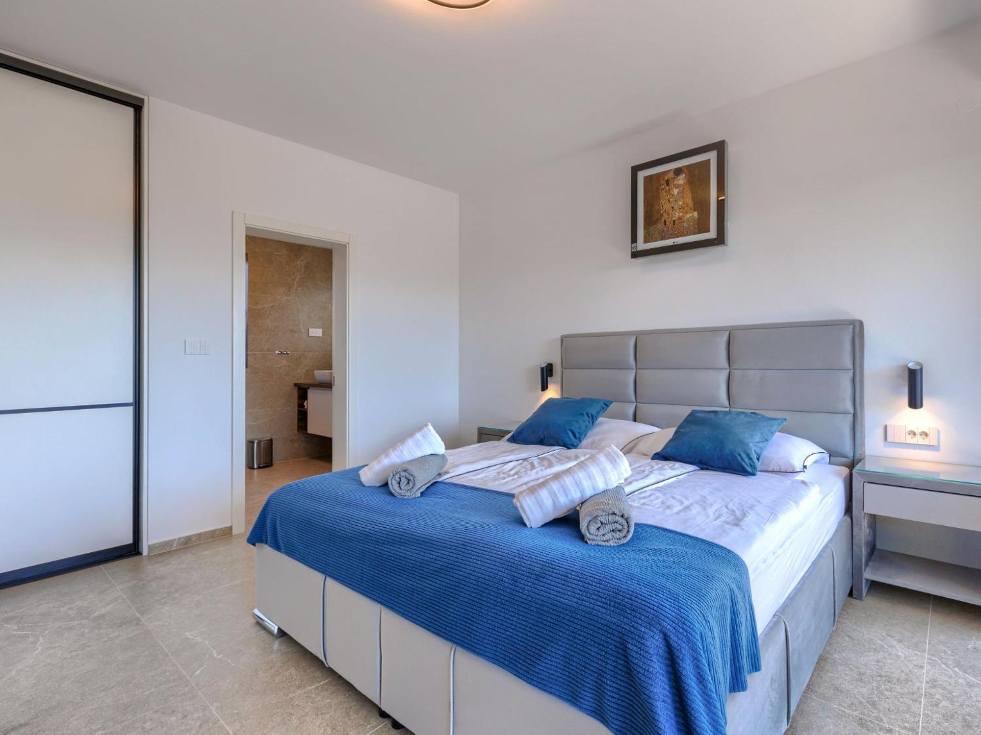 Sandro By Interhome *